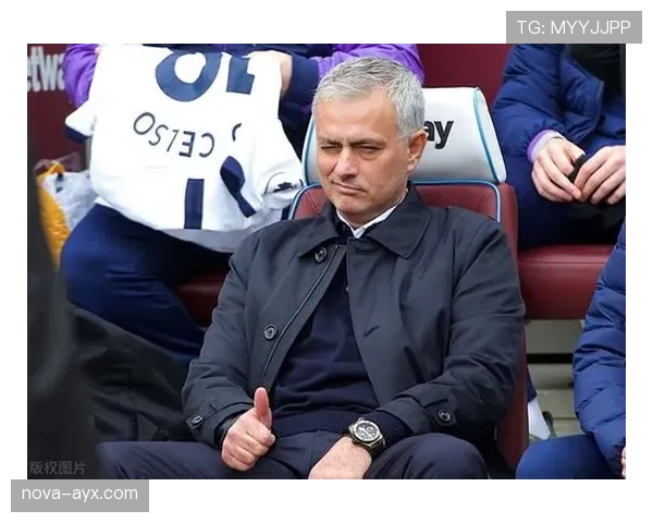 穆里尼奥防线再进化,球队凝聚力与战术深度双双提升 穆里尼奥防线再进化,球队凝聚力与战术深度双双提升