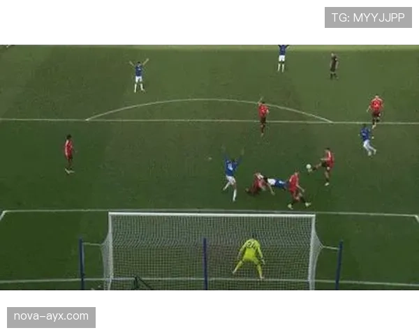 点球判罚规则拆解:哪些犯规动作才真正触发点球? 点球判罚规则拆解:哪些犯规动作才真正触发点球?